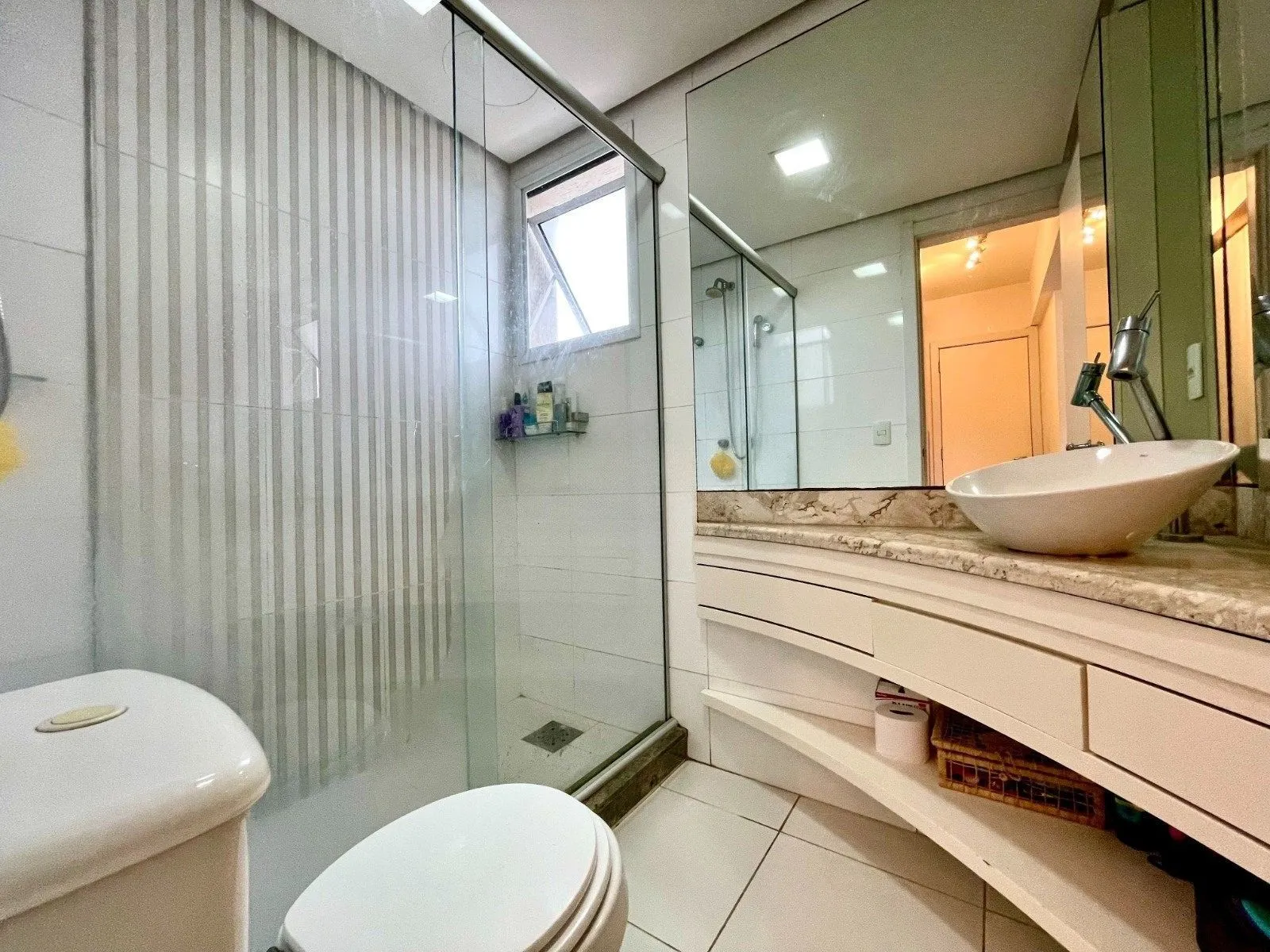 Imagem Vende-se apartamento com 2 quartos (1 suíte), 65m² e 2 vagas - Higienópolis