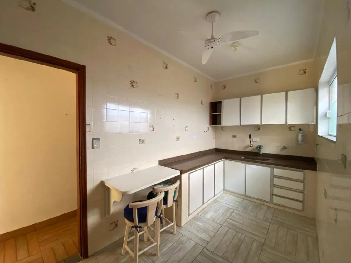 Imagem CASA COM EDÍCULA, 3 DORMITÓRIOS SENDO 1 SUÍTE PARA LOCAÇÃO NO CENTRO DE ITANHAÉM