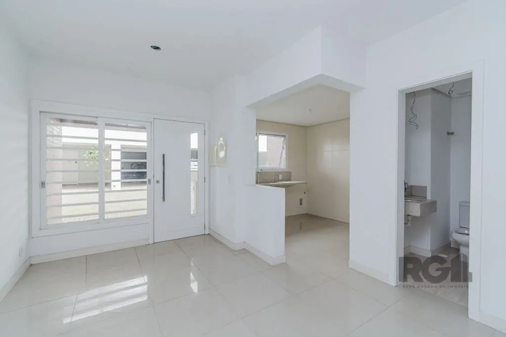 Imagem Excelente casa em condomínio de 251m² com 3 suítes e elevador!