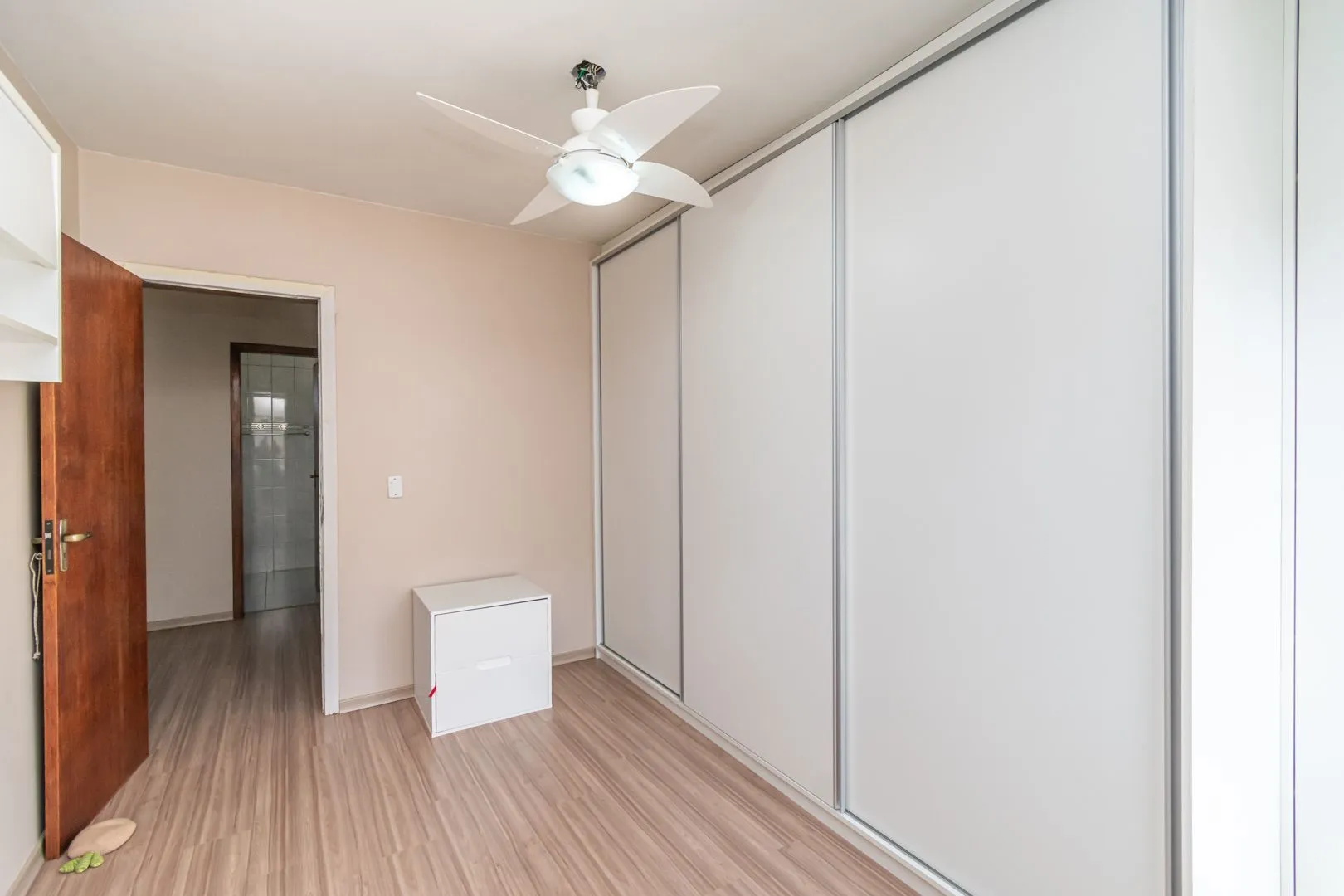 Imagem Casa 03 dormit (suíte e closet) e 4 vagas, na Vila Ipiranga, em Porto Alegre, RS