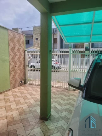 Imagem Sobrado com piscina, área gourmet, 03 quartos com suíte, 70 metros do Mar em Matinhos PR