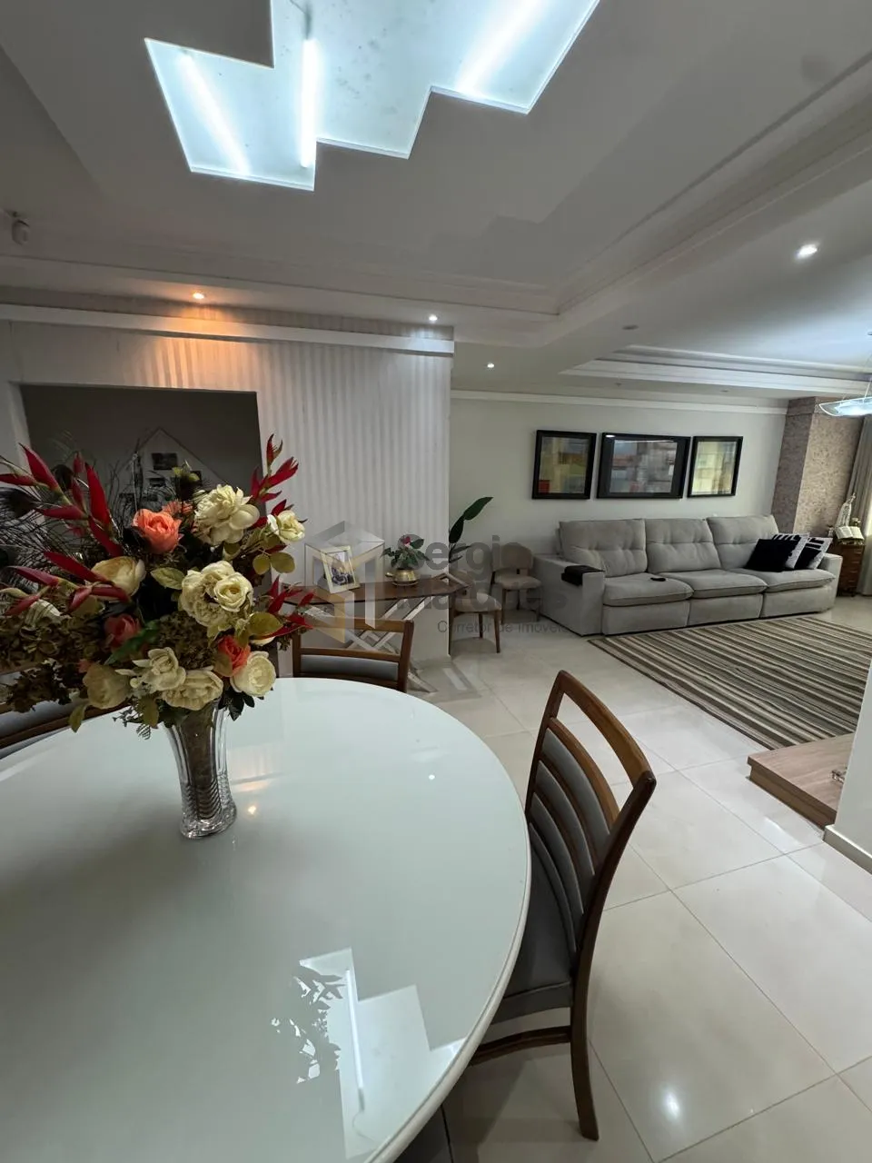 Imagem Casa à venda - 275m² - Zona VII, Umuarama-PR