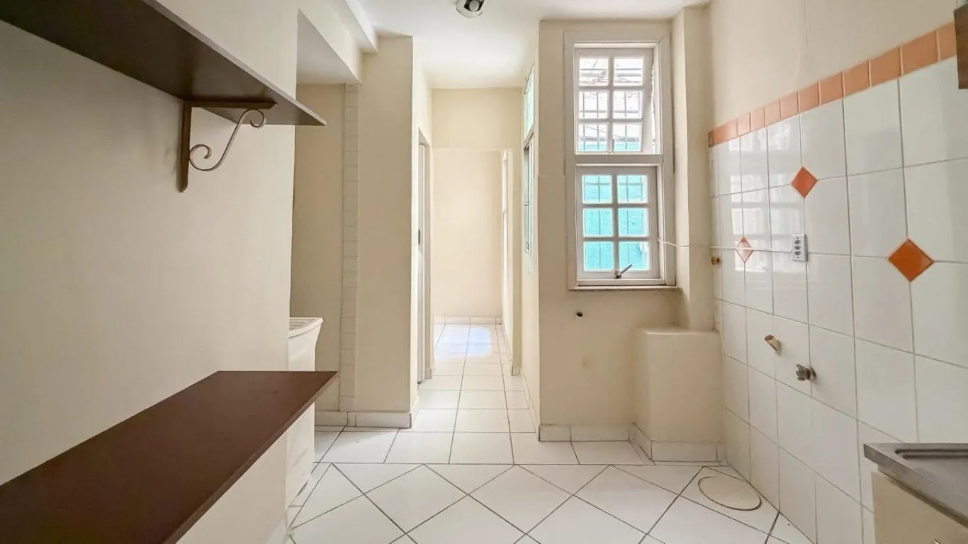 Imagem Apartamento com 2 quartos e 77m² à venda em Bom Fim, Porto Alegre. Rua Tomaz Flores, Bom Fim, Porto Alegre