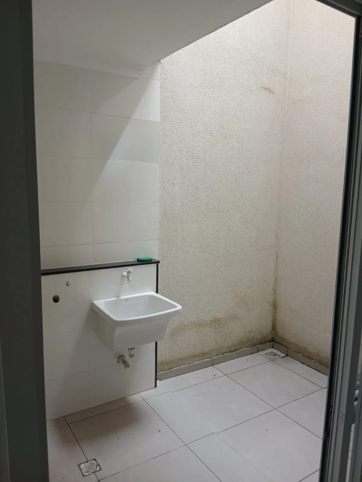 Imagem VENDO LINDO SOBRADO NOVO NO BAIRRO PEDREIRA!