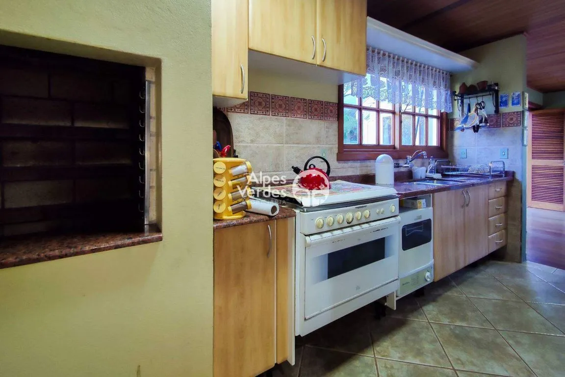 Imagem Vende-se Casa no Quinta da Serra, com 04 dormitórios