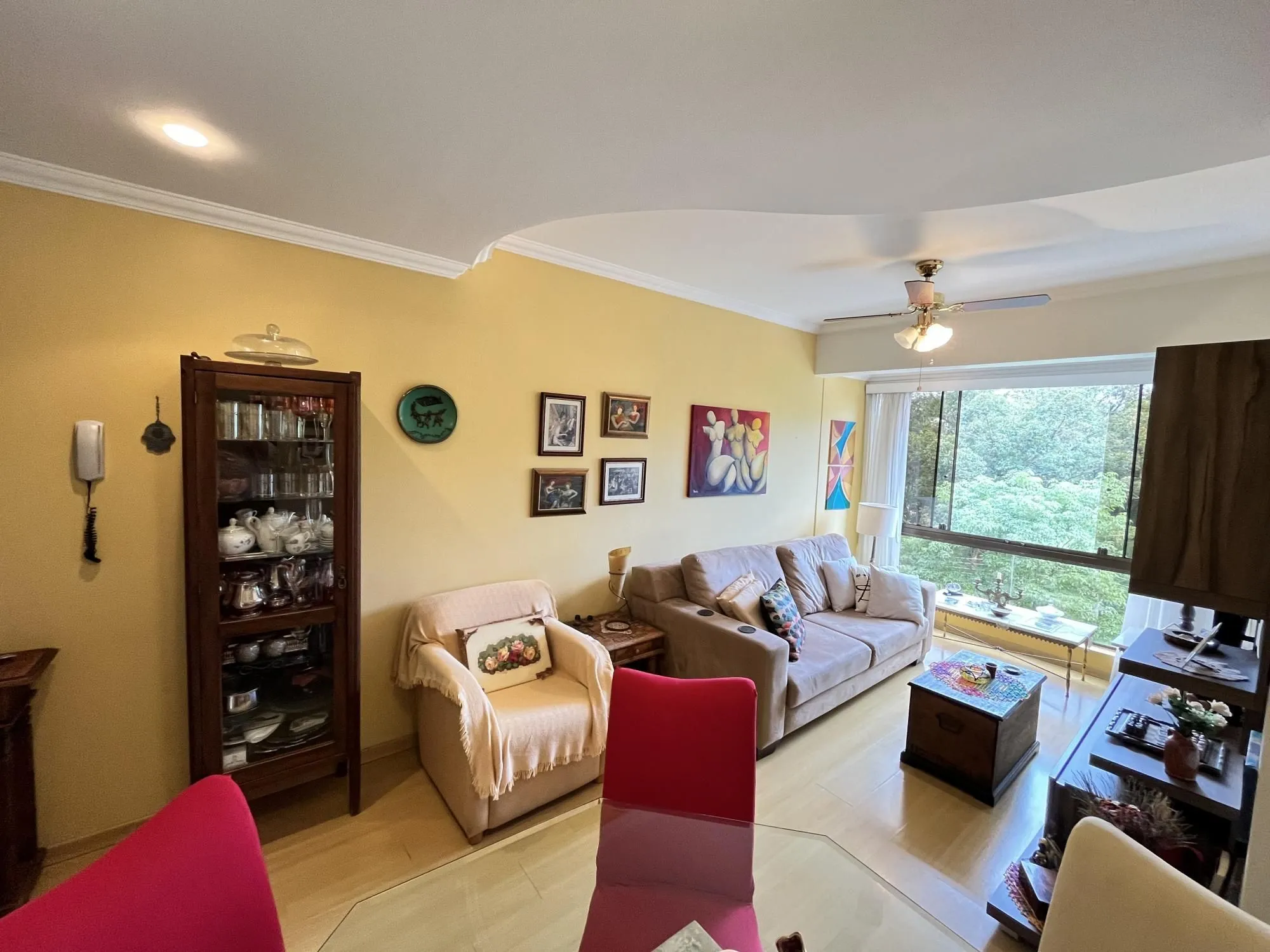 Imagem Apartamento de 2 quartos e 1 vaga de garagem no bairro Jardim Carvalho em POA/RS