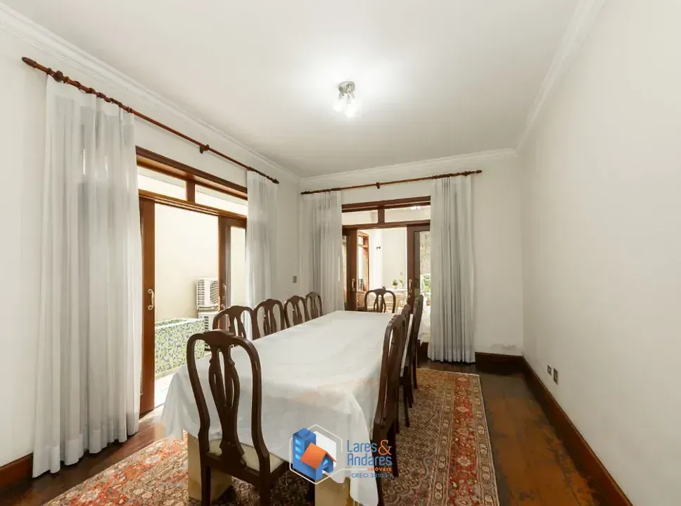 Imagem Sobrado para venda em Morumbi com 4 quartos, sendo 4 suítes, 600m²