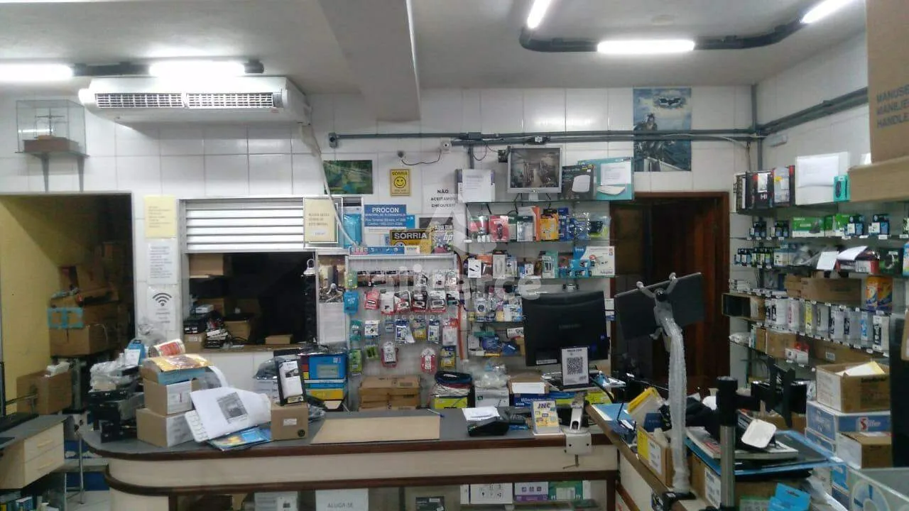 Imagem Oportunidade! Excelente Loja Comercial à Venda no Centro de Florianópolis - Aceita Permuta!