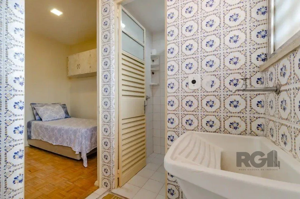 Imagem Apartamento de 2 dormitórios no bairro Menino Deus
