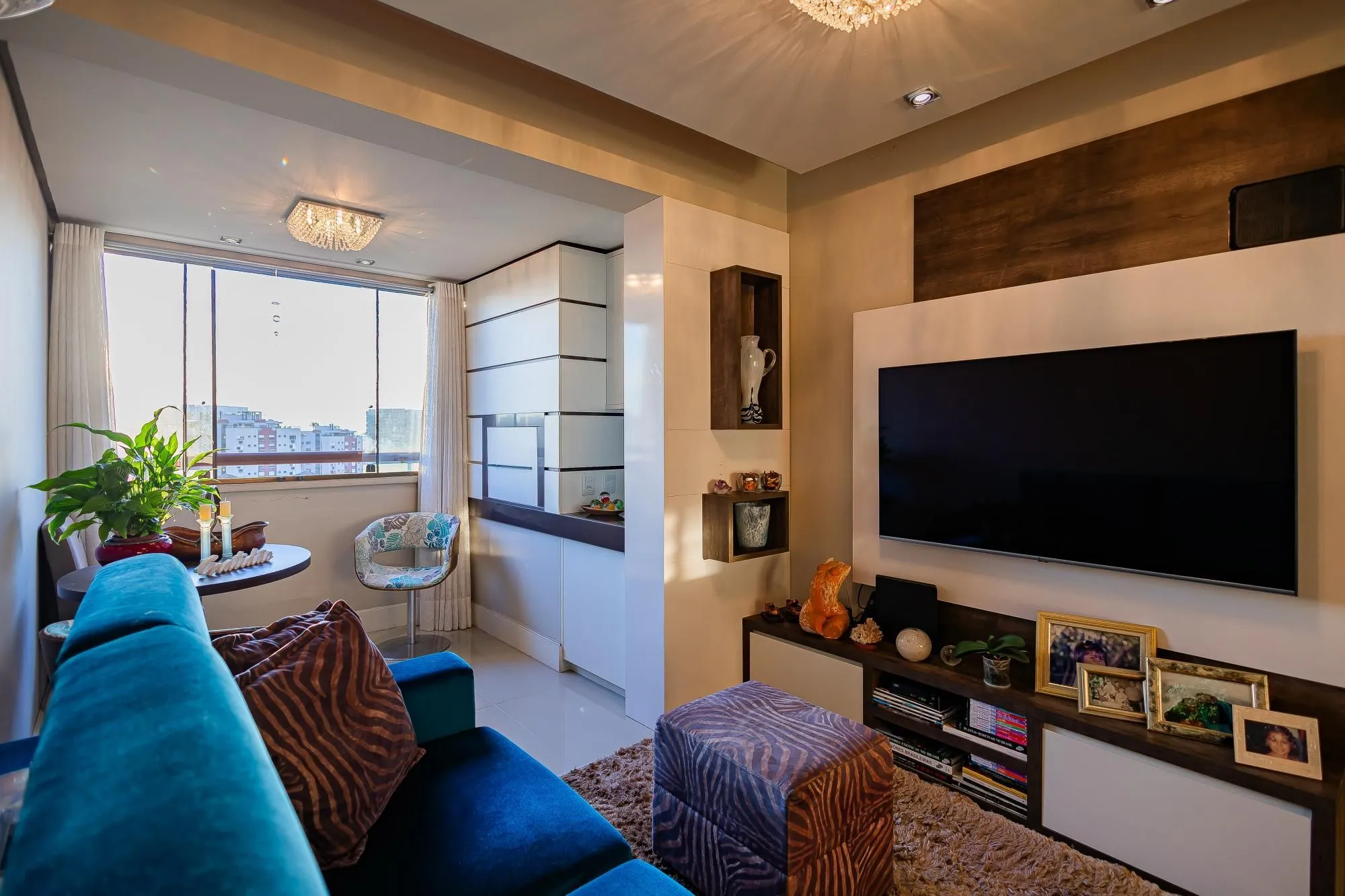 Imagem Apartamento de 97m² privativos com 3 dormitórios e 2 vagas