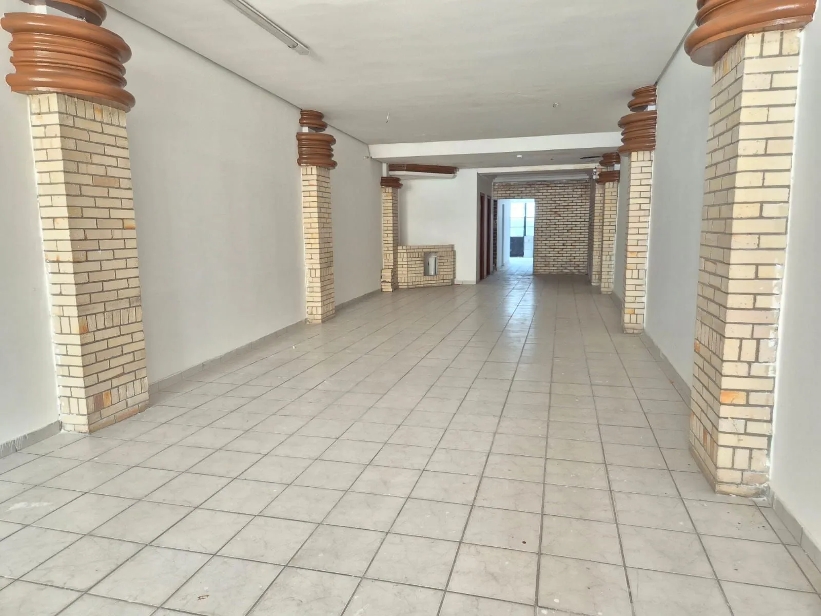 Imagem Prédio comercial com 3 andares