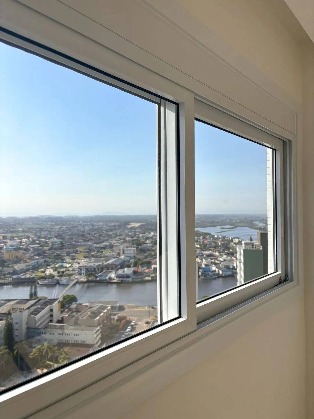 Imagem Apartamento à venda em Torres, Predial, com 2 quartos, 93.9m2