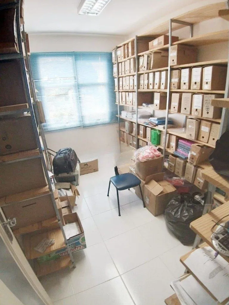 Imagem Casa comercial com 12 dormitórios no bairro Teresópolis