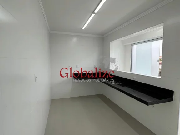 Imagem Apartamento à venda com 80m², 2 quartos, 1 suíte, varanda, garagem, reformado por R$430.000,00 na Aparcida em Santos