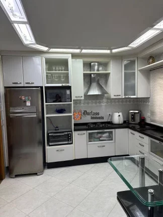 Imagem Sobrado com 3 dormitórios à venda, 195 m² por R$ 1.115.000 - Vila Camilópolis - Santo André/SP