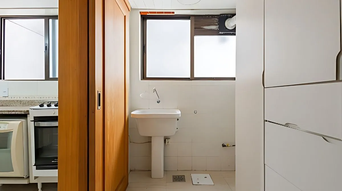 Imagem Vende-se apartamento com 2 quartos( 1 suíte), 96m², sacada e 2 vagas - Mont Serrat