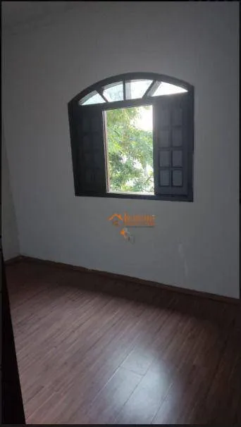 Imagem Sobrado com 4 dormitórios à venda, 191 m² por R$ 639.000,00 - Vila Nova Bonsucesso - Guarulhos/SP