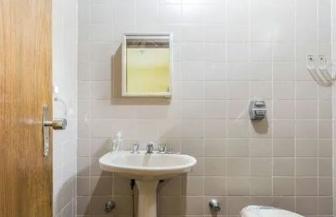 Imagem Casa sobrado no bairro Auxiliadora de 5 dormitórios e 4 vagas