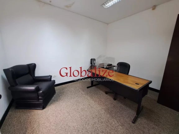 Imagem Casa para locação comercial com várias salas, recepção, cozinha e edicula por R$6.900,00 o pacote no centro de Santos