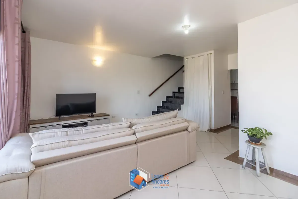 Imagem Sobrado para venda em Vila Itaberaba com 5 quartos, sendo 1 suíte, 220m²