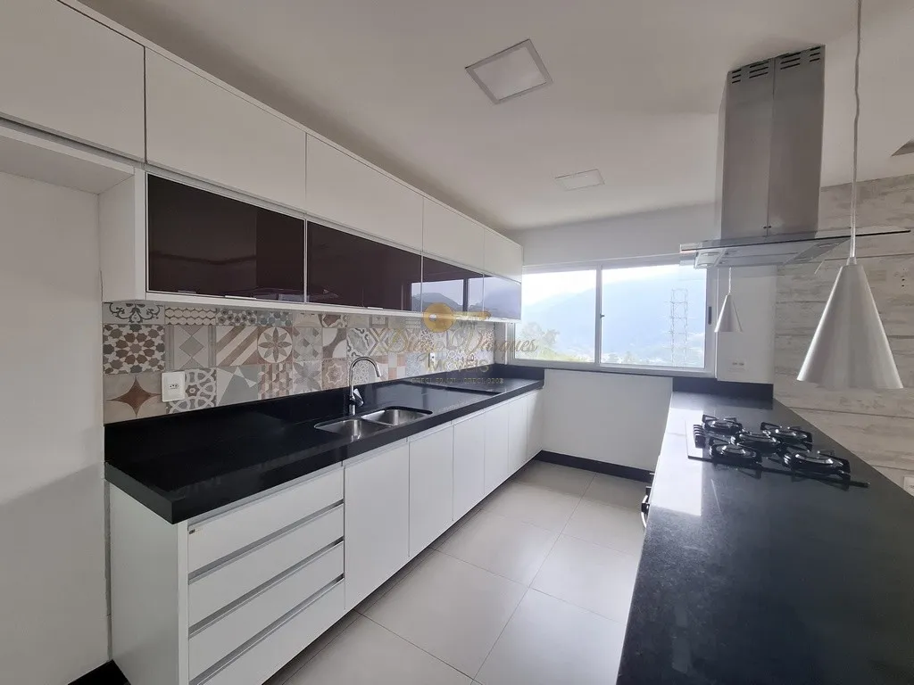 Imagem Casa em Condomínio para Venda em Teresópolis / RJ no bairro Albuquerque