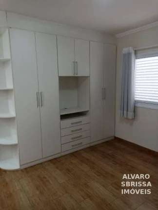 Imagem Linda casa térrea feita pelo atual proprietário. Com piscina. 300m2ac 600m2at. Documentação pronta para financiamento. Climatizada