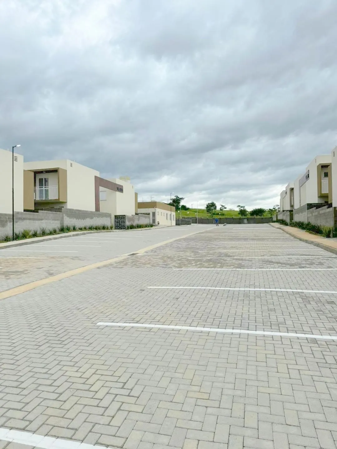 Imagem Sobrado novo, em condominio, à venda, Jardim Santa Luzia, Guaratinguetá, SP