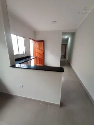 Imagem Casa à Venda - Mongaguá | 3 Dormitórios + Piscina | R$ 379.000