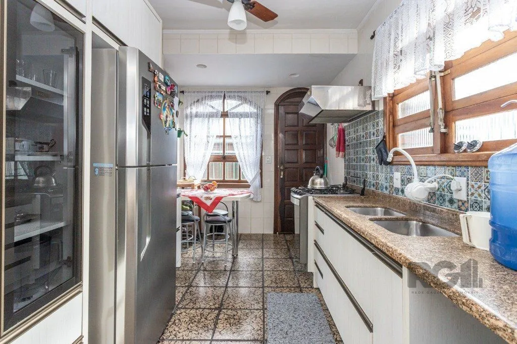 Imagem Casa no bairro Vila Ipiranga de 3 dormitórios e 3 vagas
