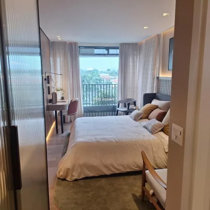 Imagem Apartamento à venda na Vila Nova Conceição com 3 suítes, 2 banheiros, 3 vagas.