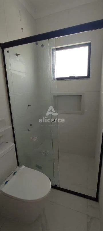 Imagem Sobrado à venda com 2 quartos 2 suítes, 84m² em Potecas São José