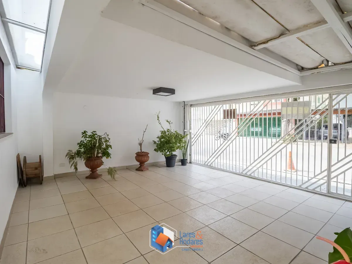 Imagem Sobrado para venda em Chácara Santo Antônio (Zona Sul) com 3 quartos, sendo 1 suíte, 230m²