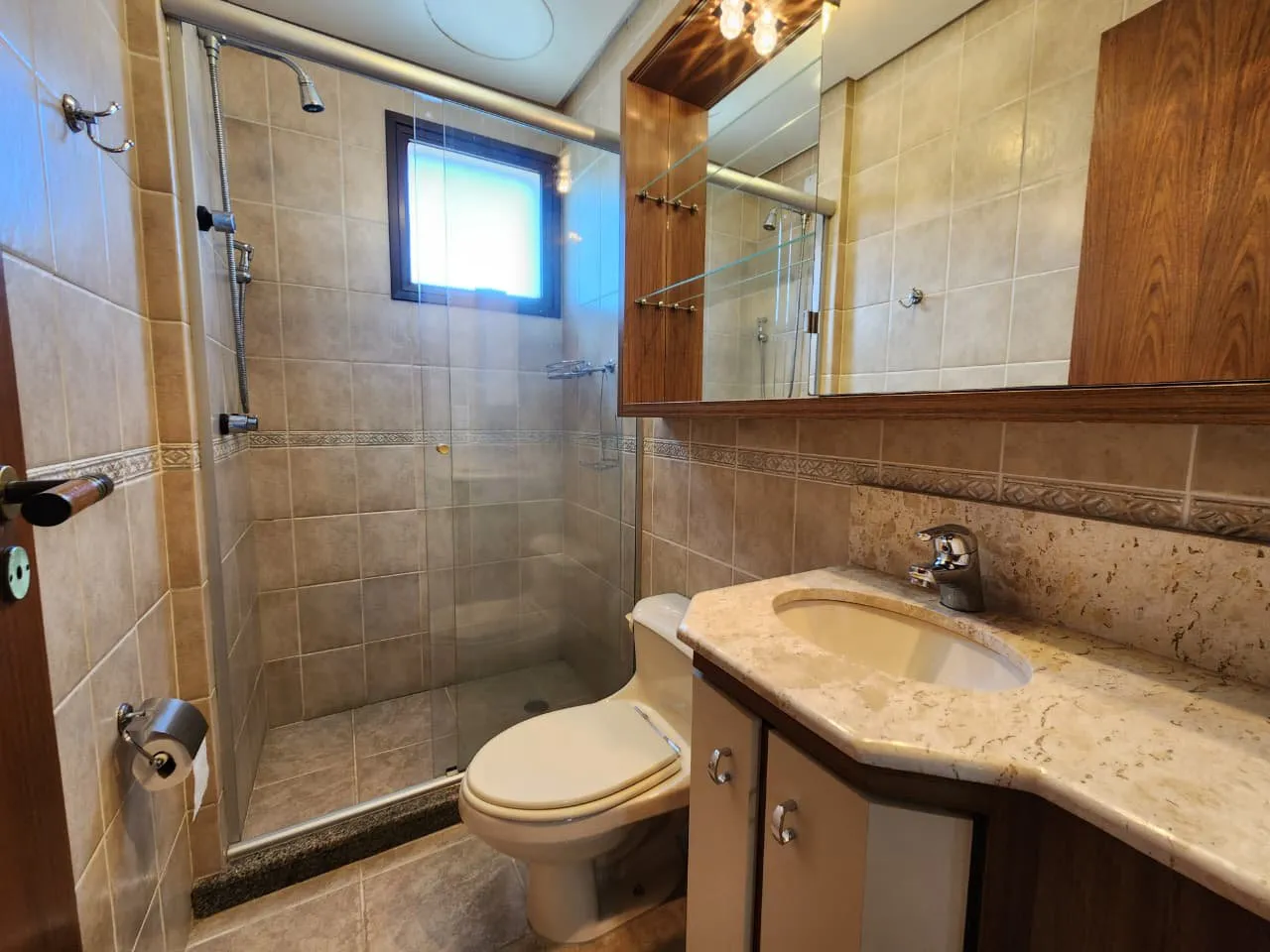 Imagem EXCELENTE APARTAMENTO À VENDA NA AV. NILO PEÇANHA EM PORTO ALEGRE - ÓTIMA LOCALIZAÇÃO!