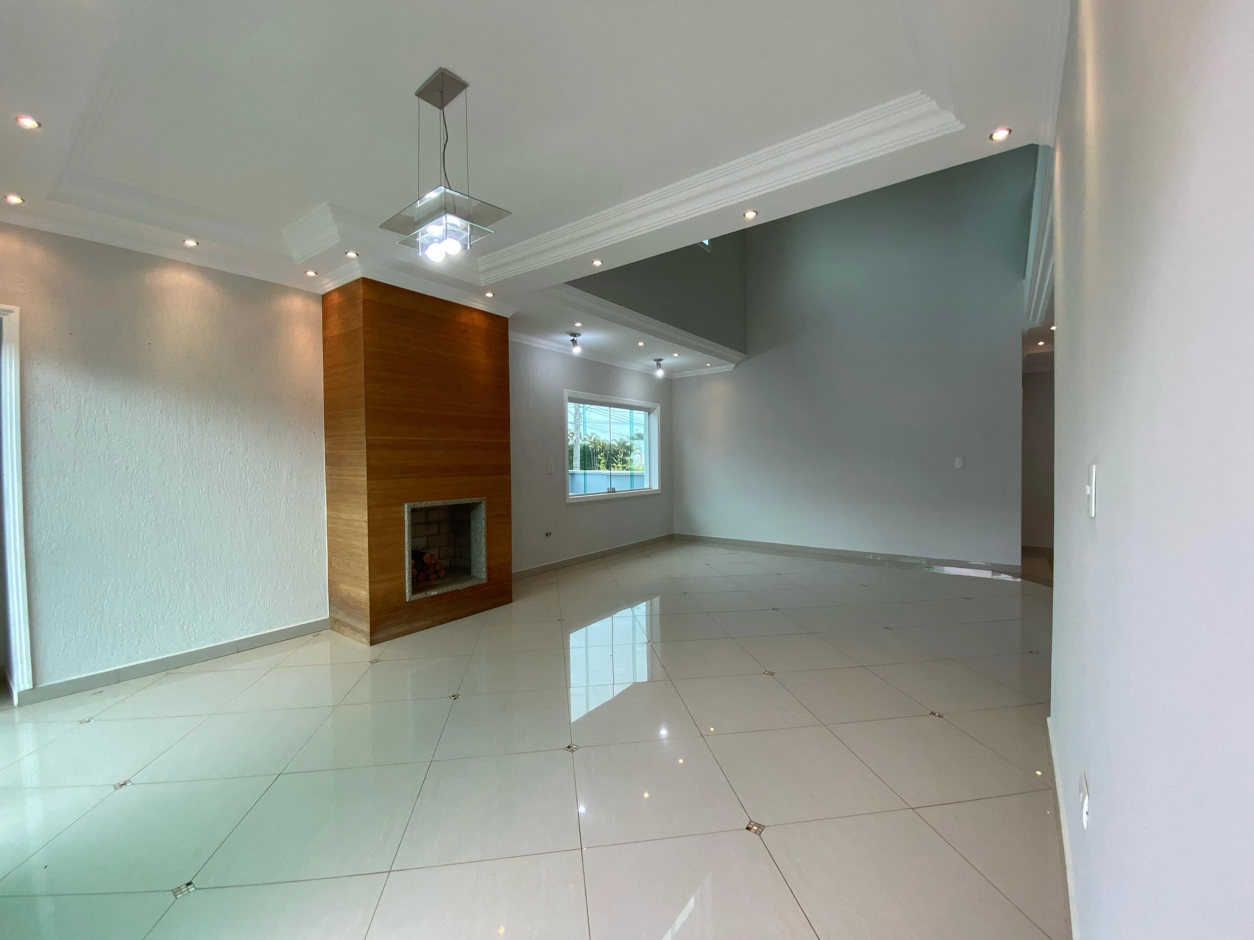 Imagem Exclusivo sobrado de alto padrão no Residencial Saint Charbel à 15min. do Parque Campolim e Shopping Iguatemi