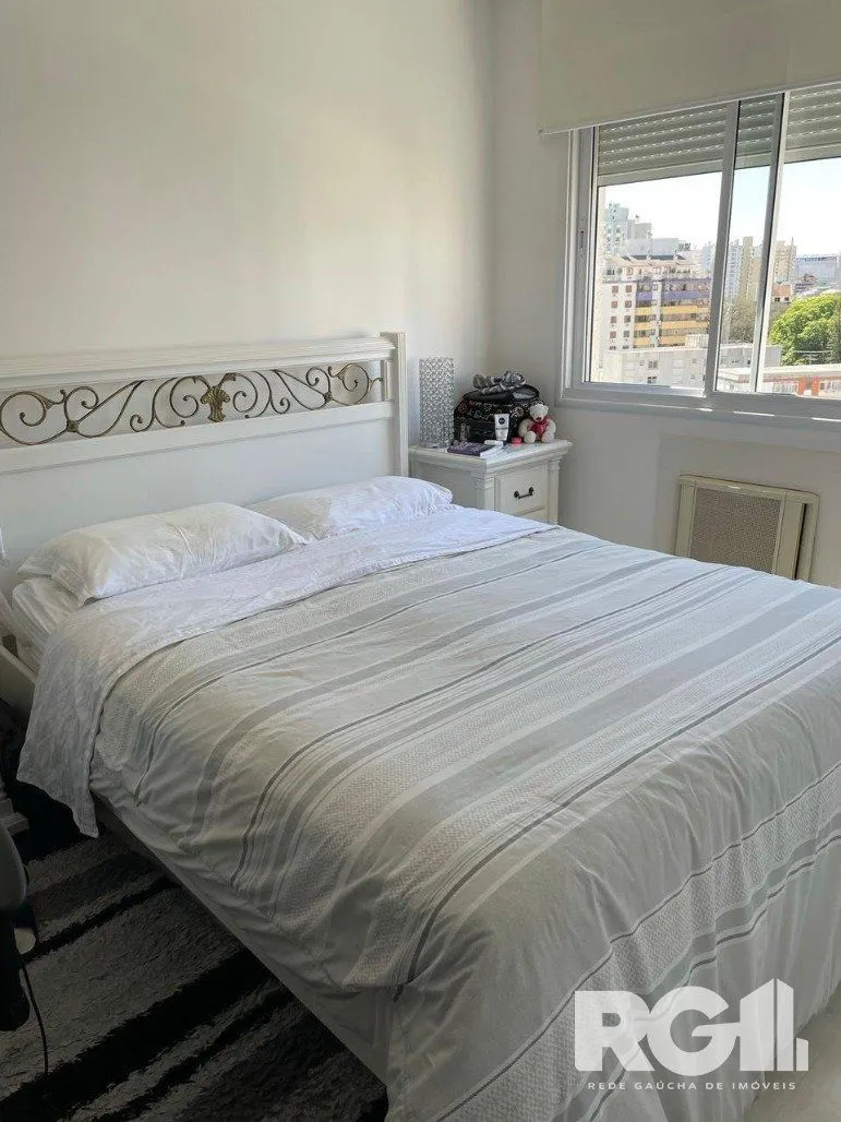 Imagem Apartamento à venda com 2 dormitórios transformado em 1 (facilmente reversível), suíte, com 69,04m², 2 vagas de garagem.