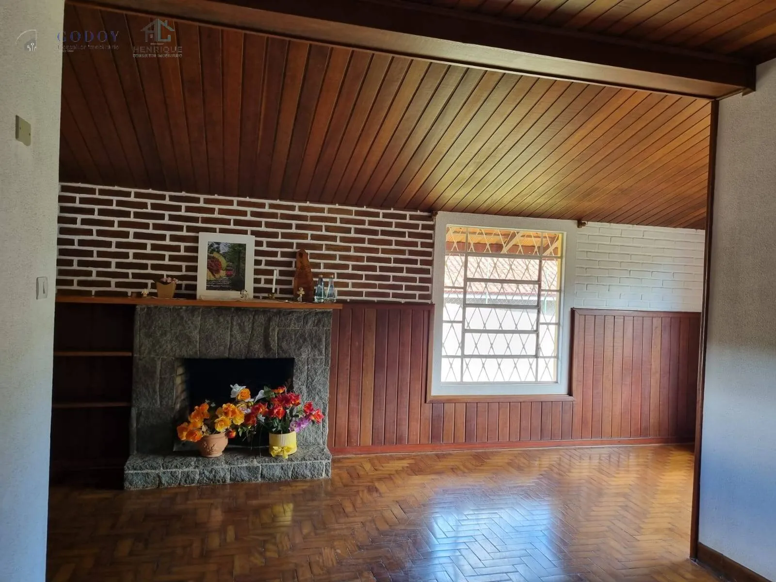 Imagem Casa Campos do Jordão Ideal para moradia ou investimento em pousada/airbnb.