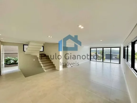 Imagem Casa Nova, de Alto Padrão, no Condomínio São Paulo II