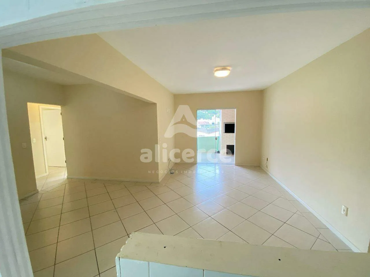 Imagem Apartamento com 114 m² à venda, 3 dormitórios com suíte em Forquilhinhas - São José - SC