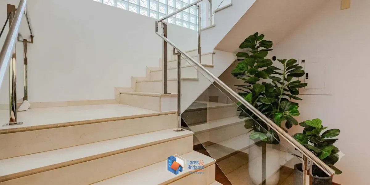 Imagem Casa para venda em Pacaembu com 3 quartos, sendo 3 suítes, 350m²