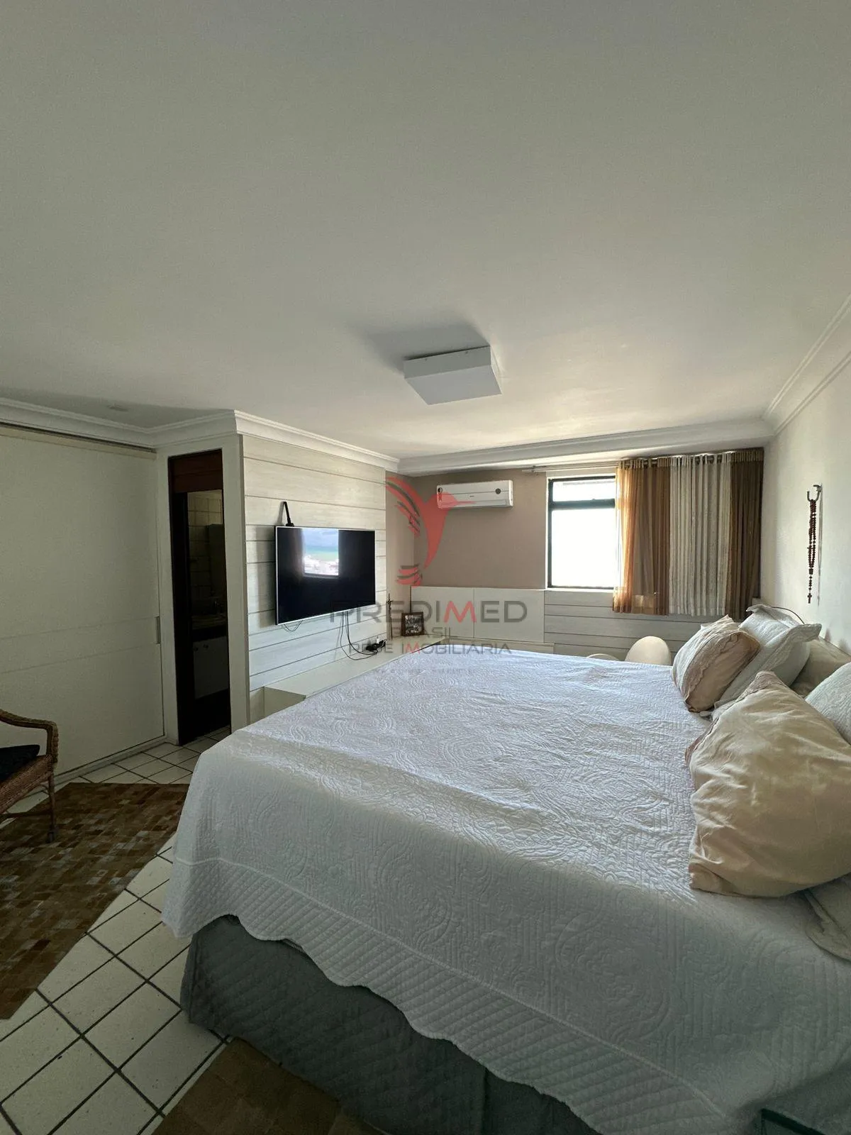 Imagem Vende-se belo apartamento com 3 Suites em Manaira, com vista definitiva para o mar
