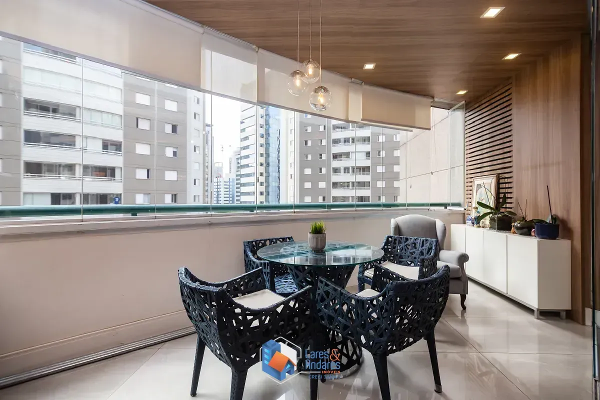 Imagem Apartamento para venda em Moema com 3 quartos, sendo 3 suítes, 121m²