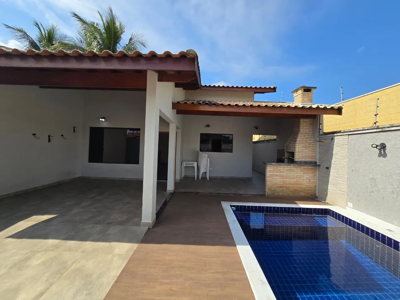 Imagem Casa para Venda em Peruíbe, Parque Balneário Oasis, 3 dormitórios, 1 suíte, 2 banheiros, 2 vagas