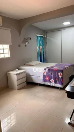 Imagem Casa com 4 dormitórios à venda, 250 m² por R$ 850.000,00 - Parque das Laranjeiras - Goiânia/GO