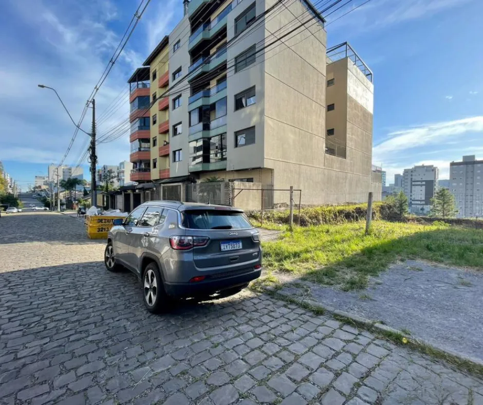 Imagem Terreno à venda em Caxias do Sul, Sanvitto, 405m2