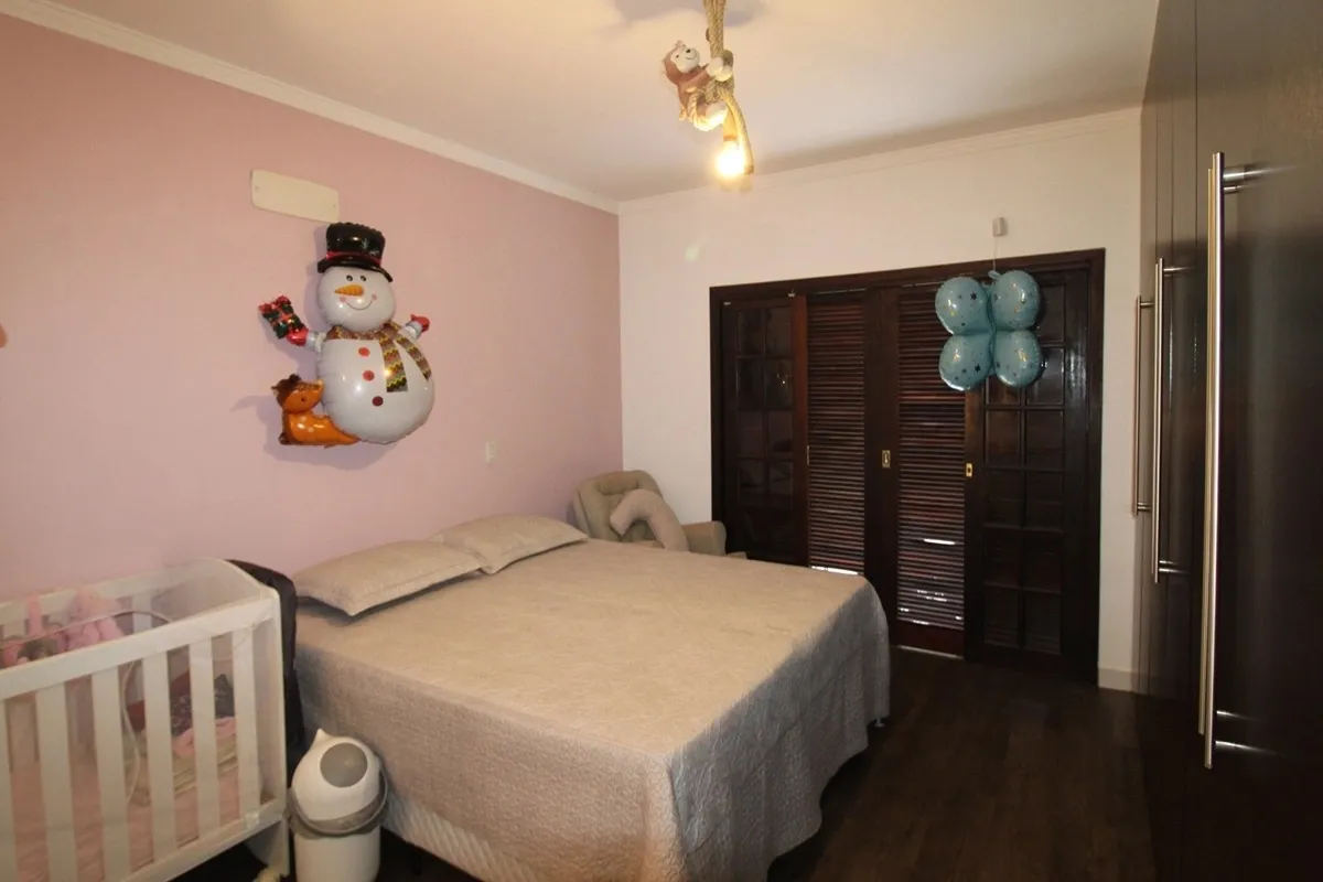Imagem Casa à Venda - Recém-Reformada e Completa