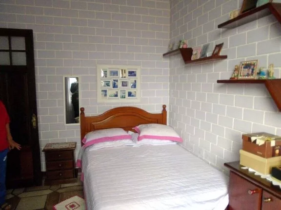 Imagem LINDA CASA DE 4 DORMITORIOS E PISCINA - PERMUTA ABCD SP