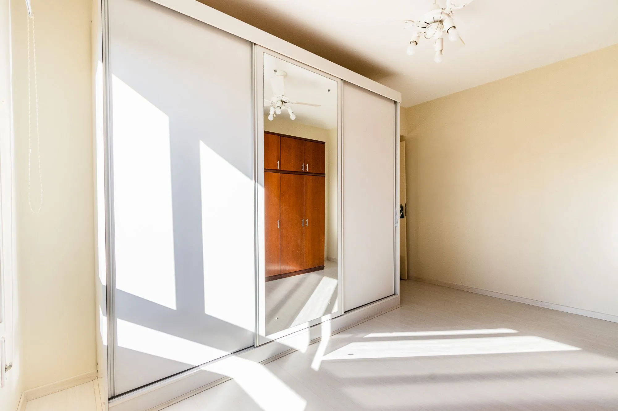 Imagem Oportunidade única: Apartamento com dois dormitórios e vaga de garagem à venda no coração do Bairro Higienópolis!