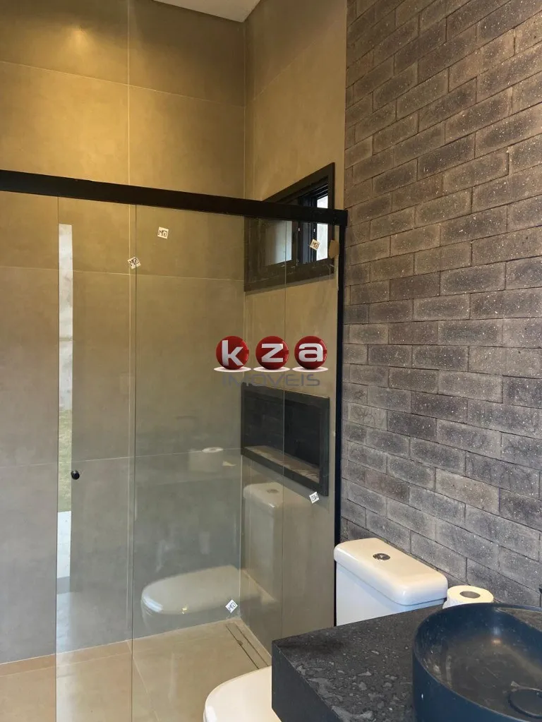 Imagem Maravilhoso sobrado a venda em Valinhos-SP, Reserva do Itamaracá: 3 suítes, 3 salas, elevador, piscina e 4 vagas de garagem, 330m².