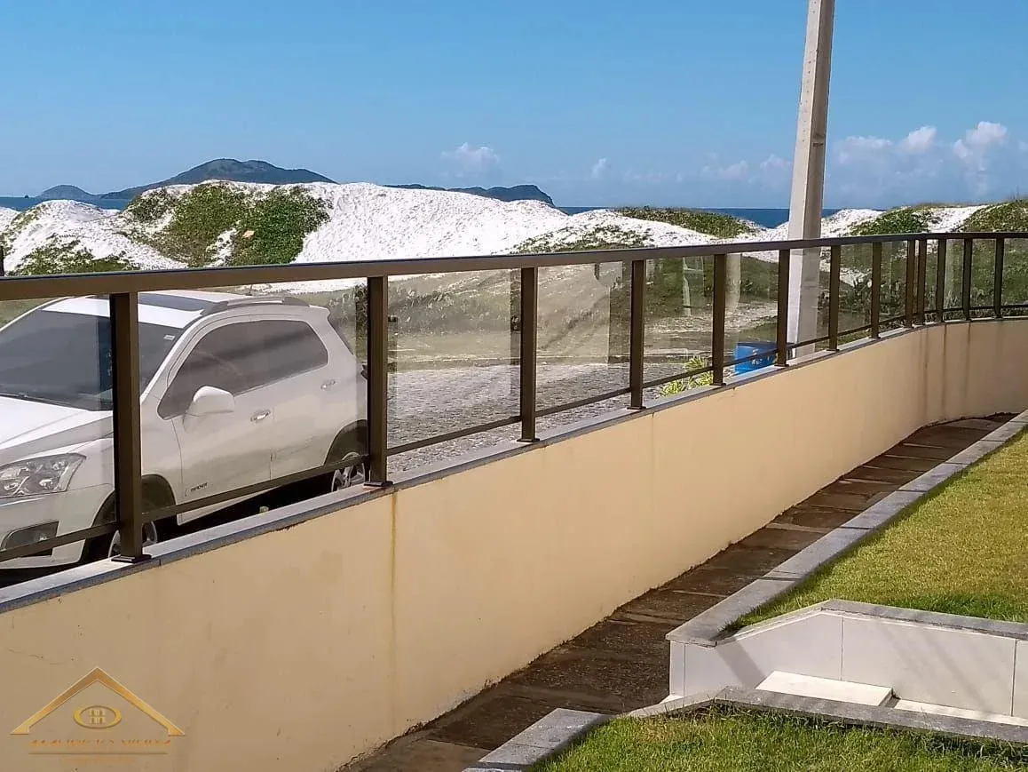 Imagem Casa em Condomínio para Venda em Cabo Frio / RJ no bairro Praia do Foguete