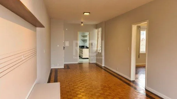 Imagem Apartamento 02 dormitórios com dependência e duas vagas no bairro São João.